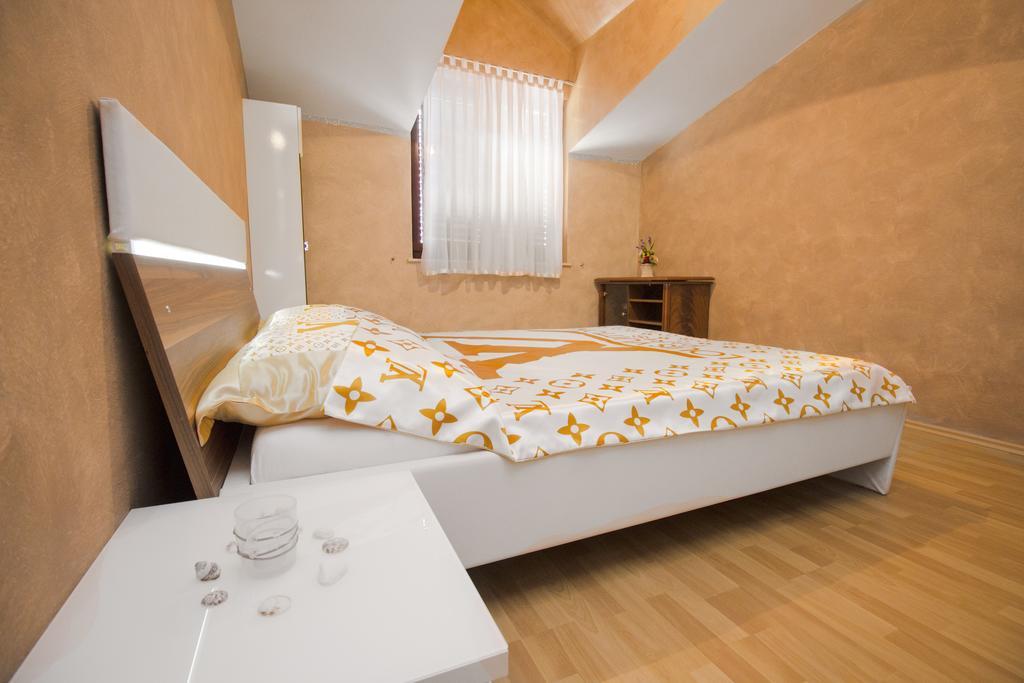 Apartments Maky & Dino Vodice Zimmer foto
