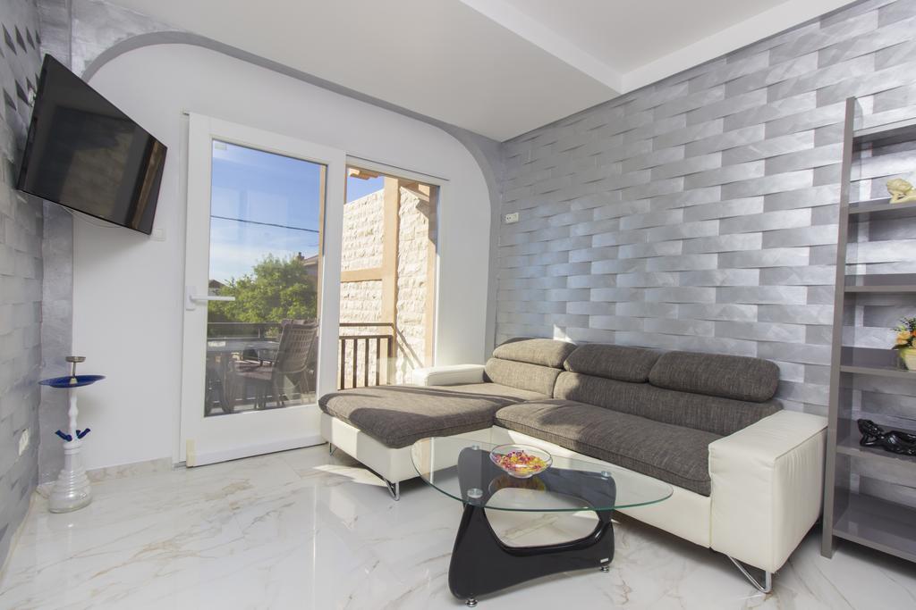 Apartments Maky & Dino Vodice Exterior foto