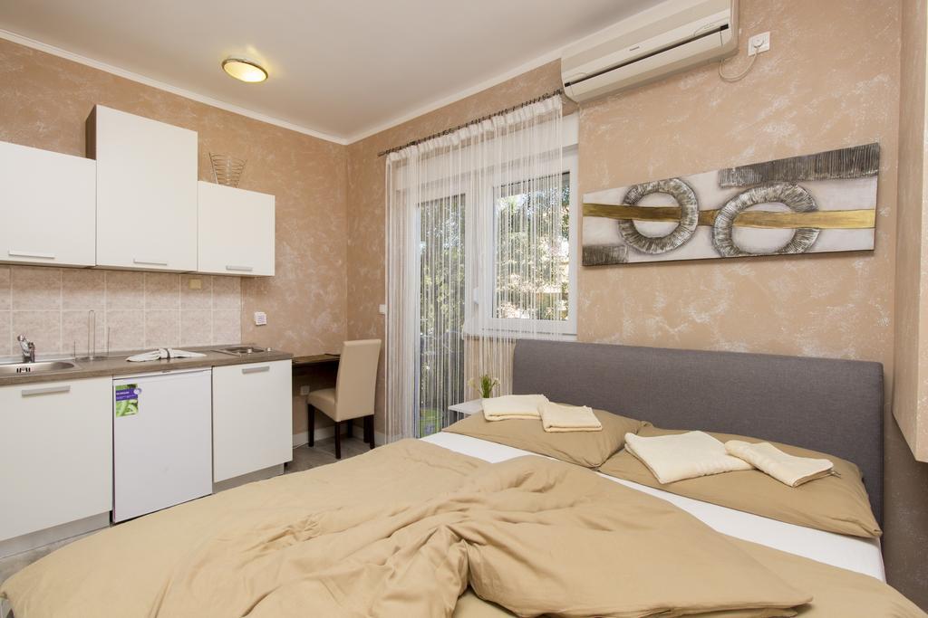 Apartments Maky & Dino Vodice Exterior foto